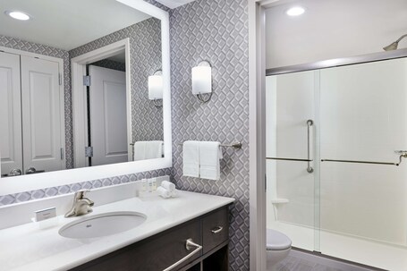 Homewood Suites by Hilton Teaneck Glenpointe - Image 9