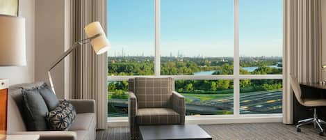 Premium bedding, in-room safe, desk, laptop workspace