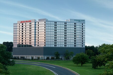 Homewood Suites by Hilton Teaneck Glenpointe - Image 17
