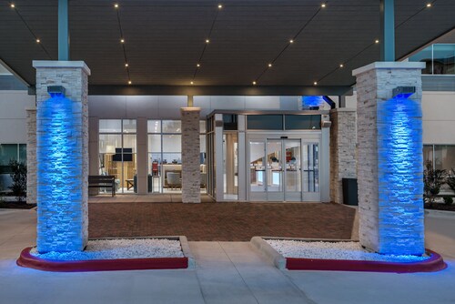 Holiday Inn Express & Suites Bryan - College Station by IHG