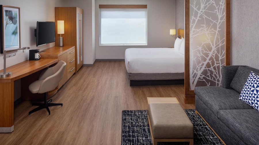 Hyatt Place Sumter / Downtown