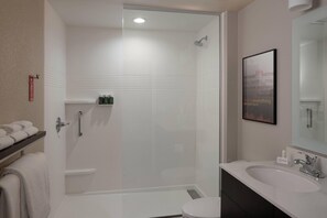 Amenidades de baño gratuitas, secadora de cabello, toallas, jabón 