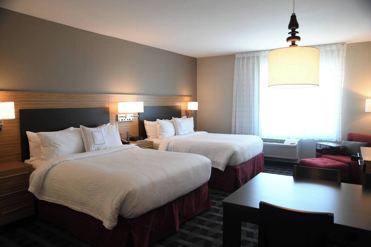 Down duvets, desk, iron/ironing board, free WiFi