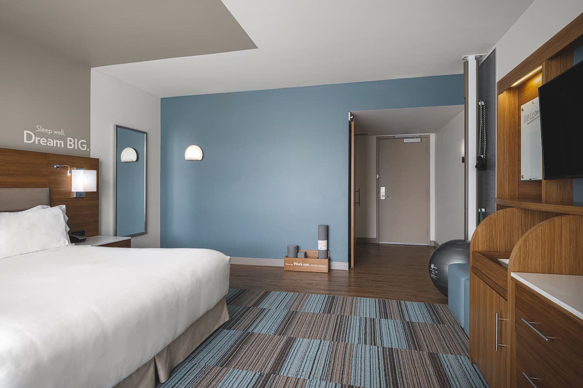 Egyptian cotton sheets, premium bedding, pillow-top beds, in-room safe