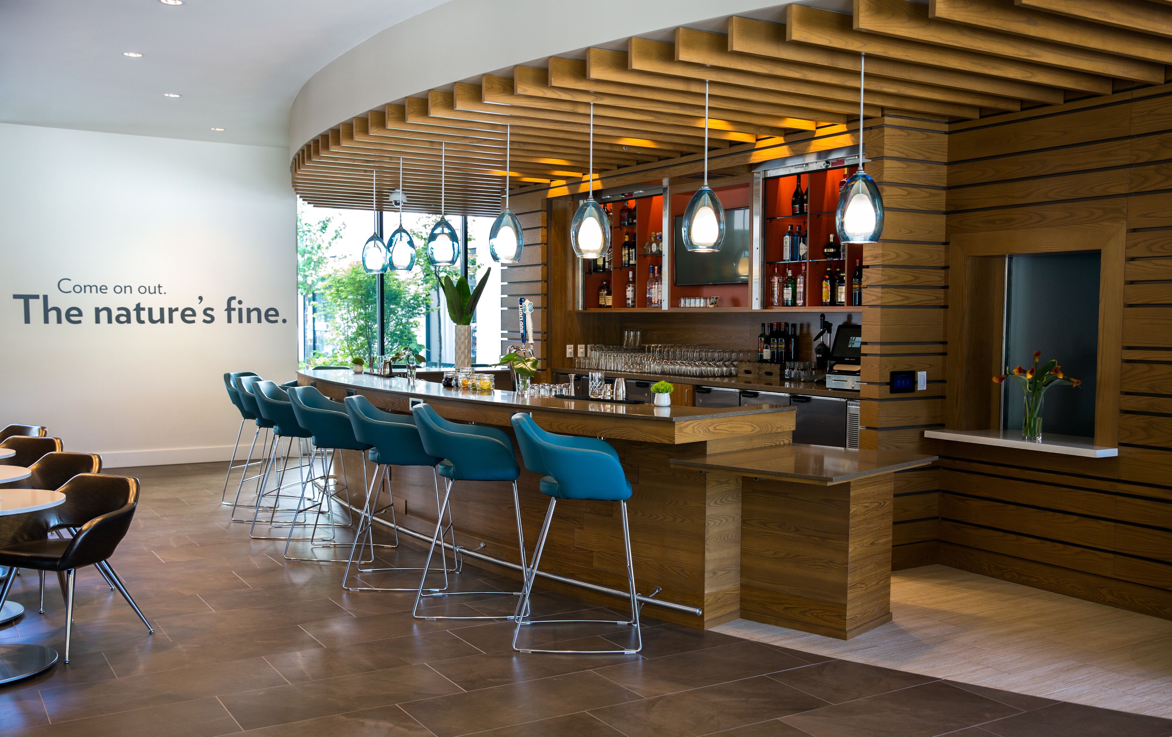 تقديم الإفطار والعشاء