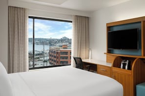 Habitación estándar, 1 cama King size, vista a la ciudad | Sábanas de algodón egipcio y ropa de cama de alta calidad 