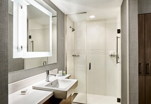 Premium bedding, desk, blackout drapes, iron/ironing board - SpringHill Suites by Marriott Albuquerque North/Journal Center (Albuquerque)