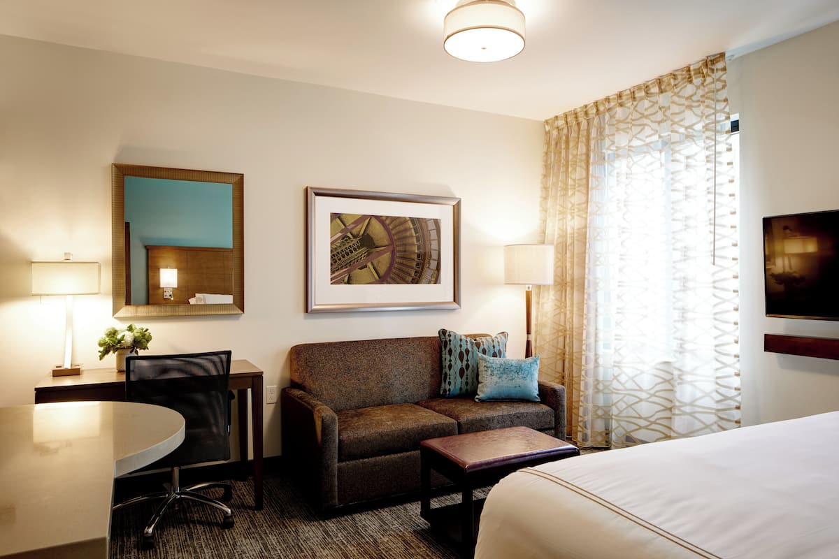 1 bedroom, Egyptian cotton sheets, premium bedding, pillow-top beds