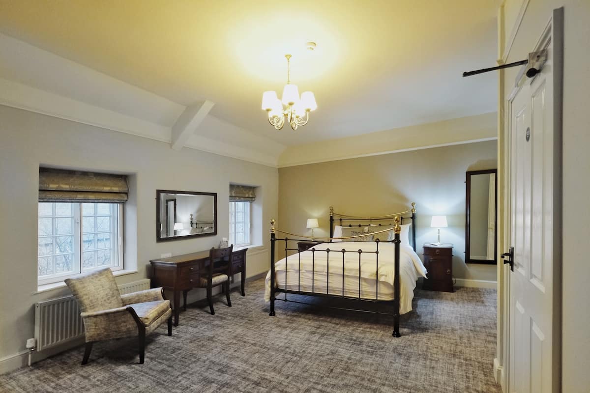 Deluxe Double Room, Ensuite, Garden View | 1 bedroom, soundproofing, iron/ironing board, free WiFi