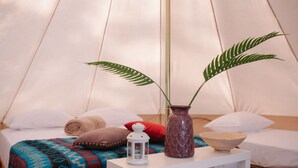 واي فاي مجانًا وملاءات أسرّة