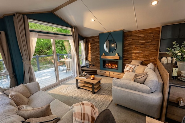 Waterfall Spa Lodge with Hot Tub - No Pets | Living area | 32-inch Smart TV with digital channels, TV, Netflix