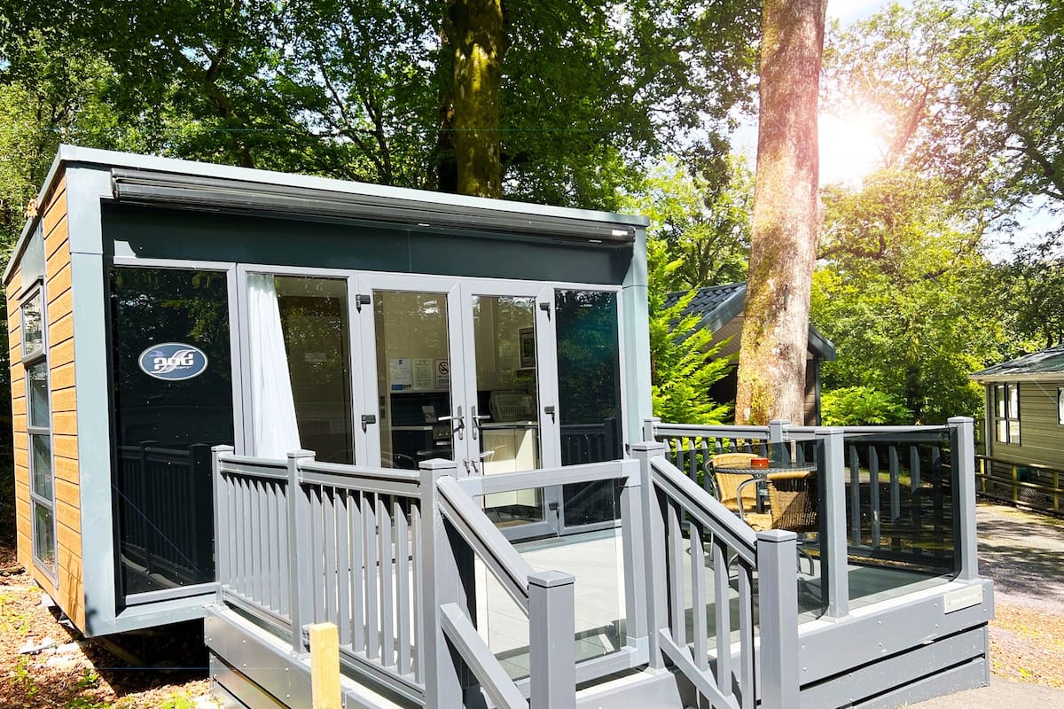 No Pets Forest Retreat 1 Bed | Living area