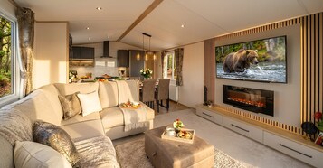 Signature Spa 2 bedroom - No Pets | 1 sovrum, individuell inredning, unika möbler och strykjärn/strykbräda