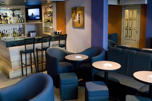 Snack bar