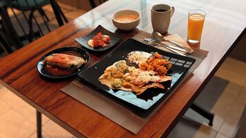 Daily full breakfast for a fee