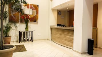 Pintu masuk hartanah