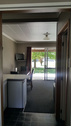 Suite, 1 kamar tidur | Wi-Fi (biaya tambahan) dan seprai linen