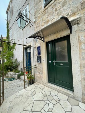 Entrée de l’hébergement