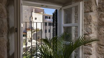 Vue sur la ville depuis lâhĂ©bergement