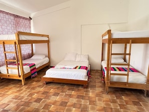 Familienzimmer | Hochwertige Bettwaren, kostenloses WLAN, Bettwäsche