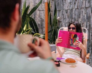 Outdoor dining - Limes Hotel (Fortitude Valley)