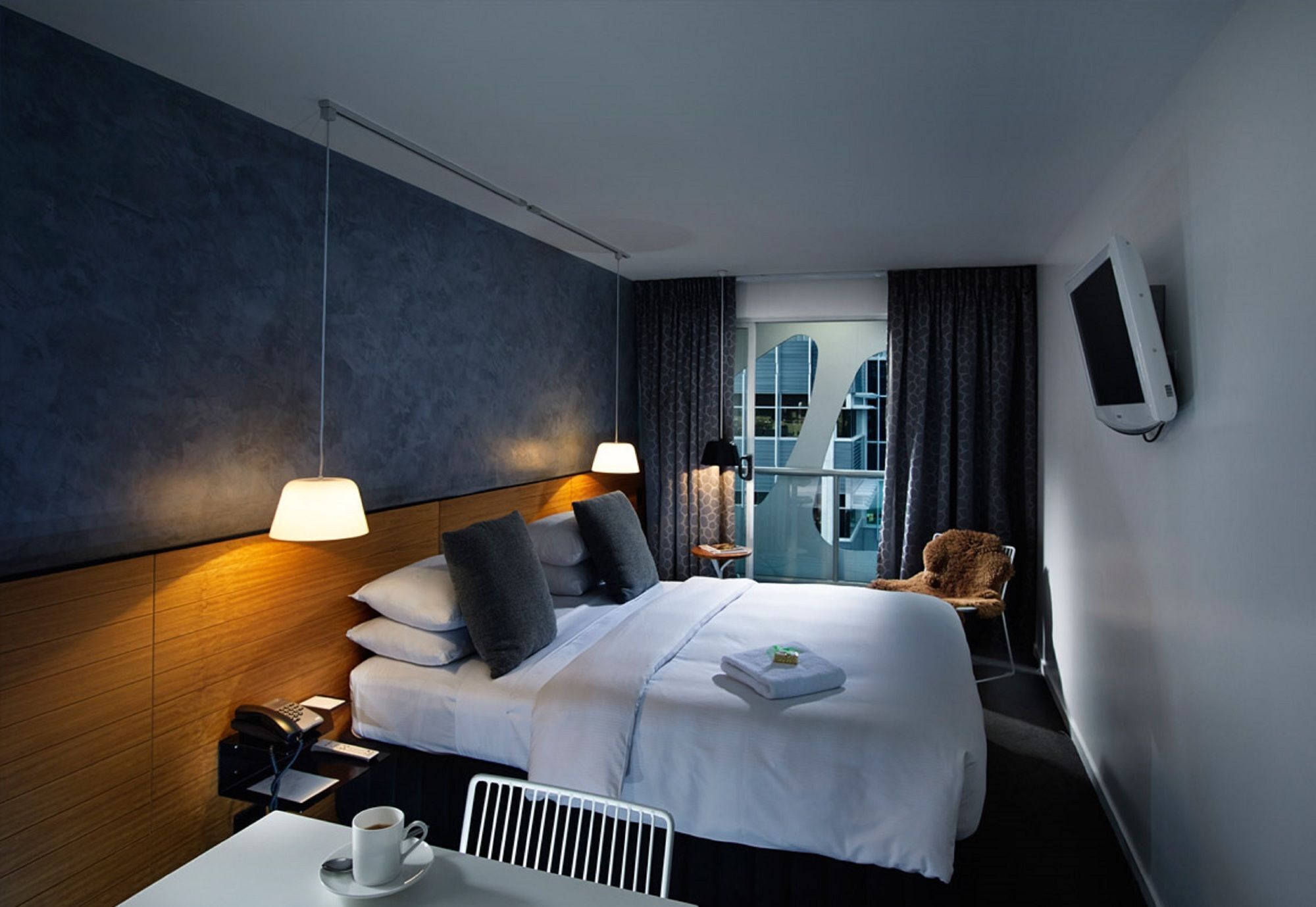 Premium bedding, in-room safe, iron/ironing board, WiFi (free)