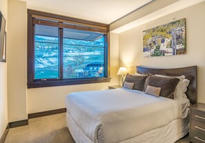1 bedroom, premium bedding, rollaway beds, free WiFi - Hayden Lodge by Snowmass Mountain Lodging (Snowmass Village)
