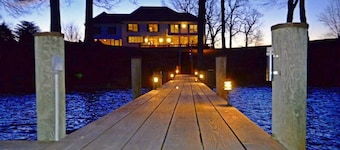 Beautiful, Open floor plan, amazing sunset views,Waterside Pool, Pier, 6+ac