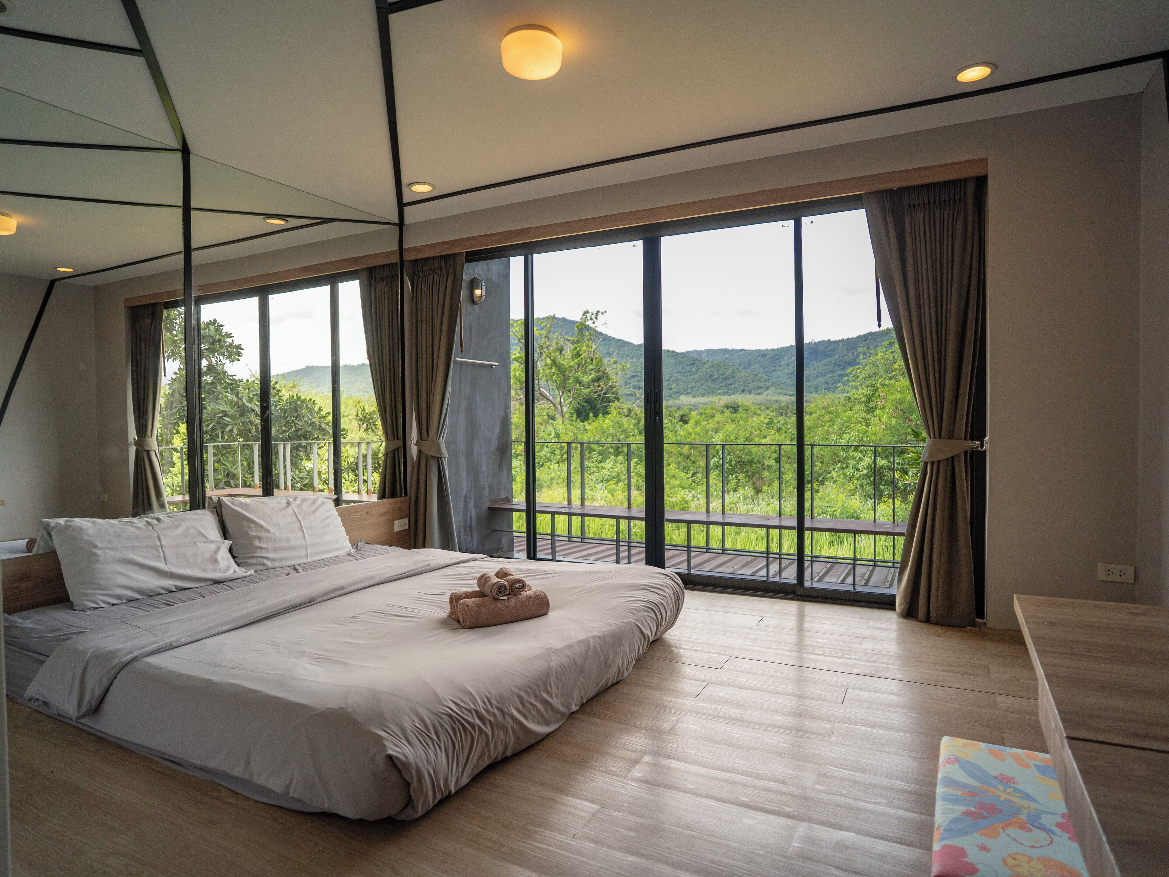 Design Studio | Minibar, individually furnished, desk, blackout drapes