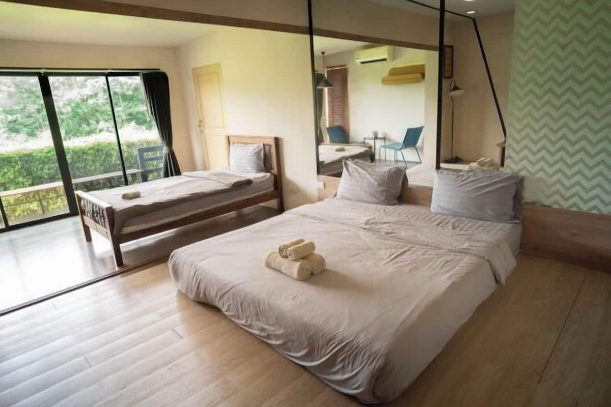 1 bedroom, minibar, individually furnished, desk