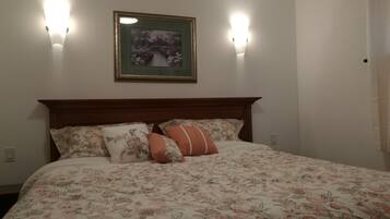 Suite 1- King Suite Ground Floor with Balcony | 1 bedroom, Egyptian cotton sheets, premium bedding, pillowtop beds