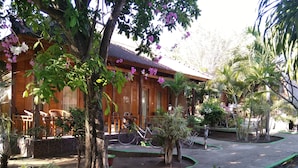 Ảnh chưa phân loại, 2 trong số 24 ảnh, nút