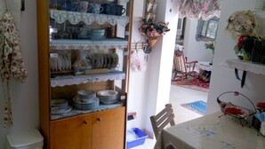 Executive Penthouse, 1 King Bed, Non Smoking | Private kitchen - shellys home (Ramat Gan)