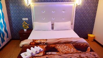 Peralatan tempat tidur premium, meja, katil lipat simpan/tambahan