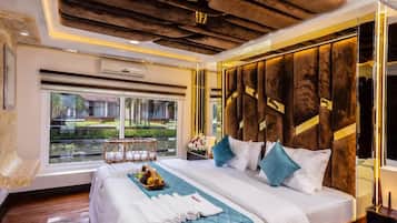 Lyxigt dubbelrum - 1 sovrum - sjöutsikt | Sängtillbehör av högsta kvalitet, skrivbord och extrasängar