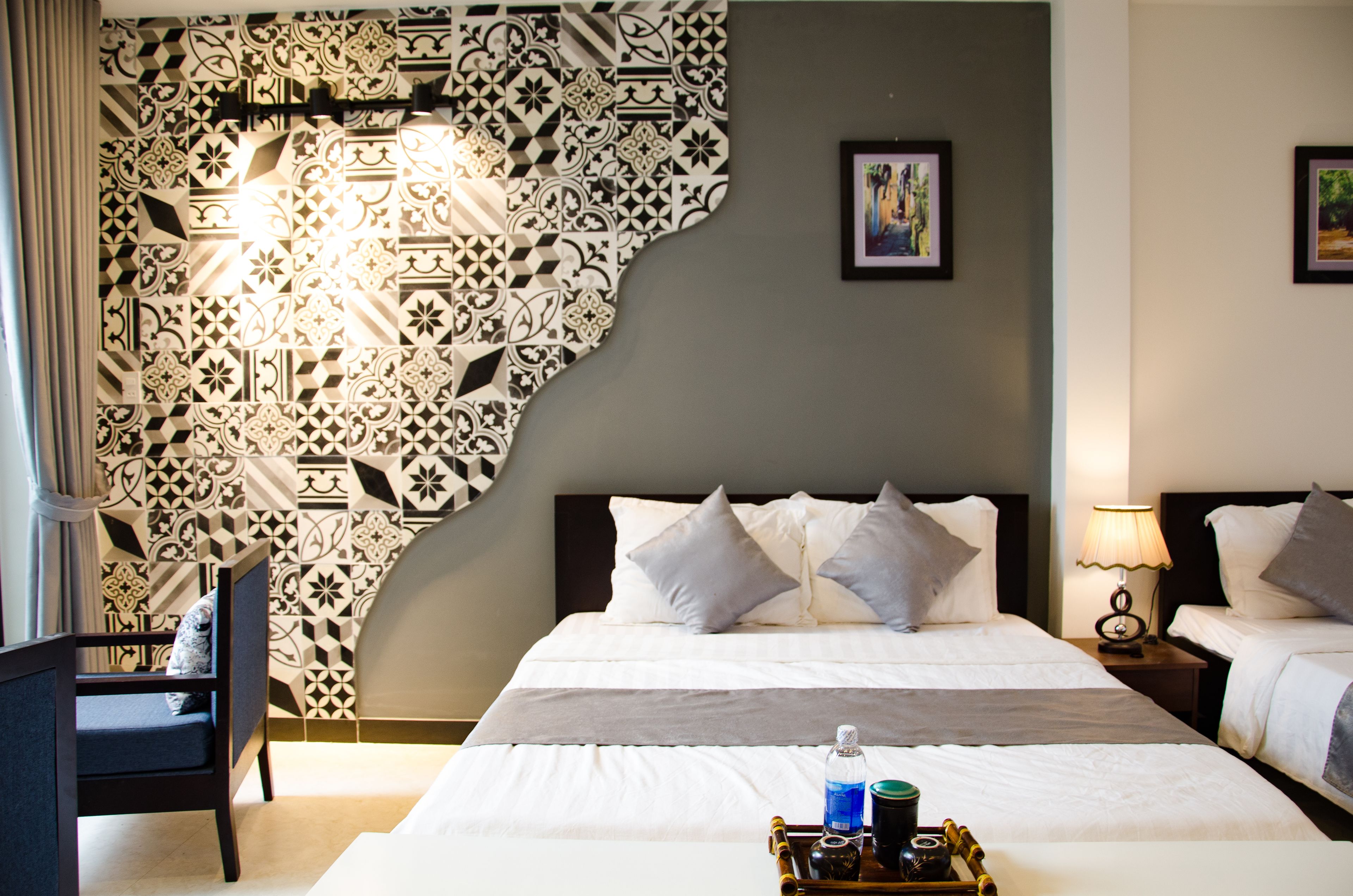 Minibar, desk, soundproofing, iron/ironing board