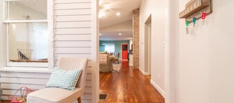 Walking Distance to Shops, Beach, Restaurants and Brewery 