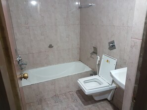 Chambre Standard Double ou avec lits jumeaux | Salle de bain