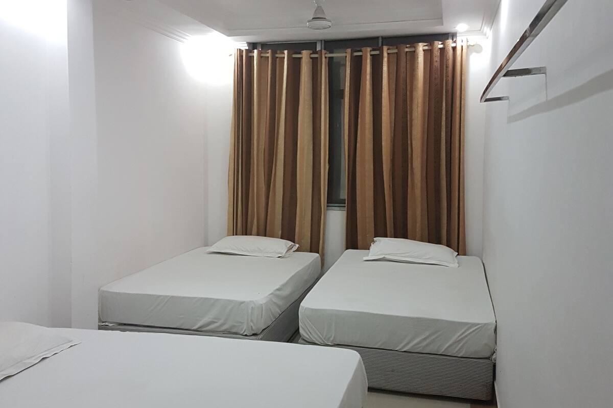 Habitación estándar con 1 cama matrimonial o 2 individuales | Escritorio, insonorización, camas extra y wifi gratis