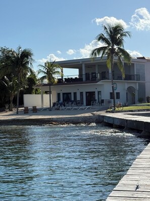 Exterior - The Queen of Cozumel Luxury Beachfront Villa MILLION DOLLAR VIEW Jasianna Jaxen  (Cozumel)