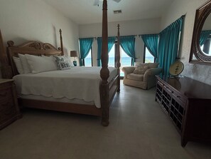 4 bedrooms, in-room safe, iron/ironing board, free WiFi - The Queen of Cozumel Luxury Beachfront Villa MILLION DOLLAR VIEW Jasianna Jaxen  (Cozumel)