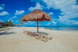 On the beach - The Queen of Cozumel Luxury Beachfront Villa MILLION DOLLAR VIEW Jasianna Jaxen  (Cozumel)