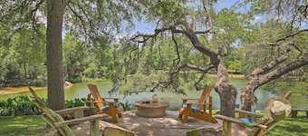Rymlig Lakefront Round Rock House med vattenleksaker!