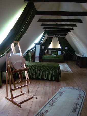 1 habitación y wifi gratis . PAINTING ROOM - A touch of poetry.