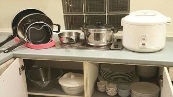 3 Bedroom Villa | Private kitchen | Fridge, microwave, oven, stovetop