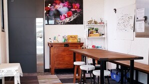 Lobby sitting area - Sungsan Woori House Pension (Seogwipo)