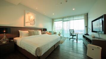 Standard King Bed | In-room safe, desk, blackout curtains, soundproofing