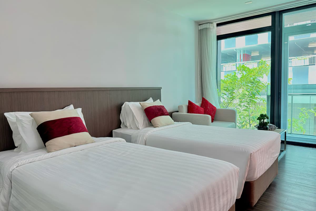 Standard Twin Bed | In-room safe, desk, blackout drapes, soundproofing