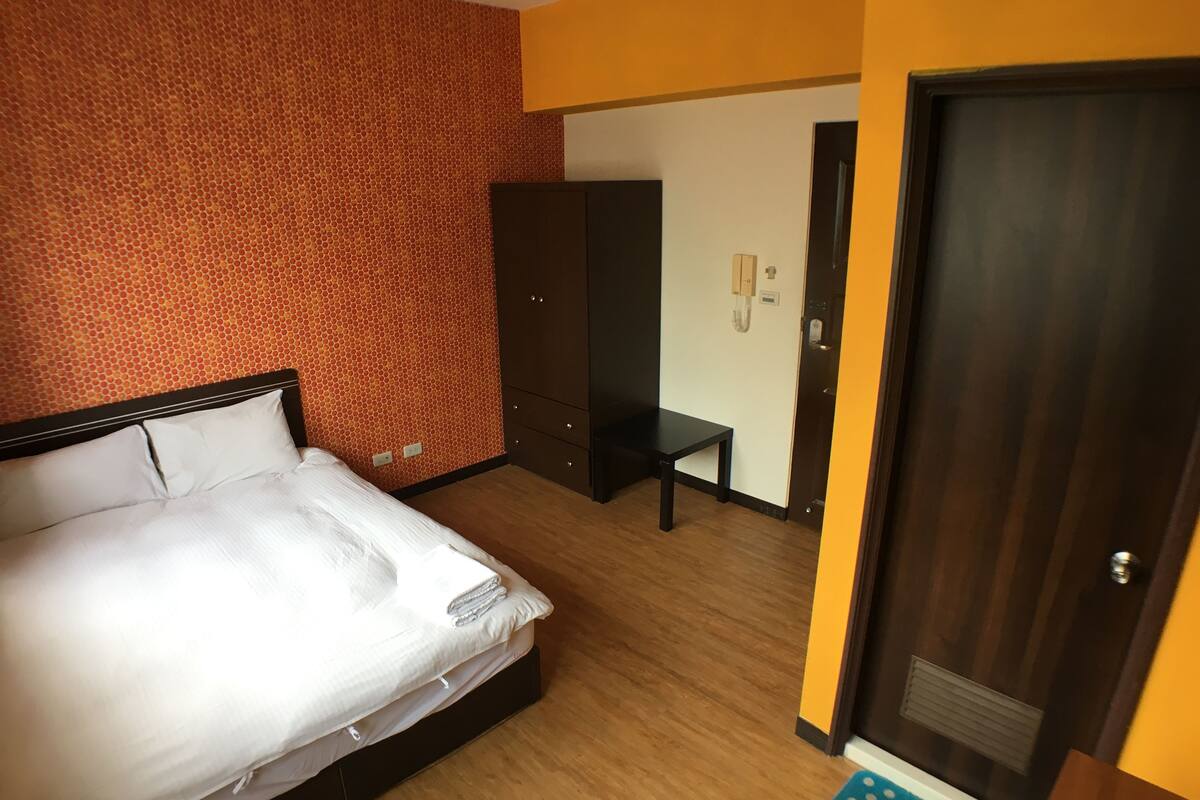 Desk, blackout curtains, free WiFi