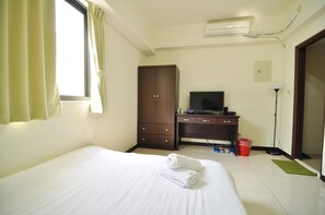 Desk, blackout curtains, free WiFi